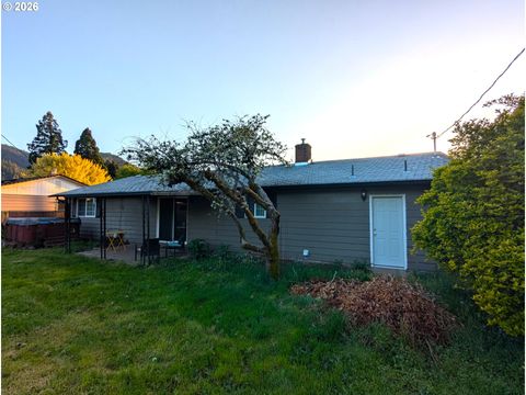 Tiny photo for 76501 Portal Dr, Oakridge, OR 97463 (MLS # 294270978)