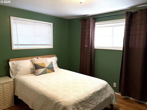 Tiny photo for 76501 Portal Dr, Oakridge, OR 97463 (MLS # 294270978)