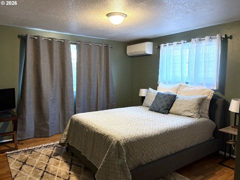 Tiny photo for 76501 Portal Dr, Oakridge, OR 97463 (MLS # 294270978)