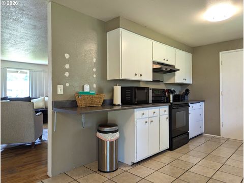 Tiny photo for 76501 Portal Dr, Oakridge, OR 97463 (MLS # 294270978)