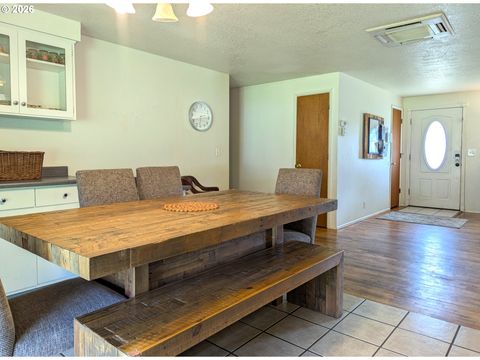 Tiny photo for 76501 Portal Dr, Oakridge, OR 97463 (MLS # 294270978)