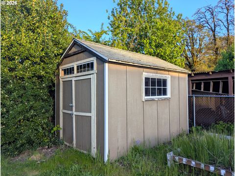 Tiny photo for 76501 Portal Dr, Oakridge, OR 97463 (MLS # 294270978)