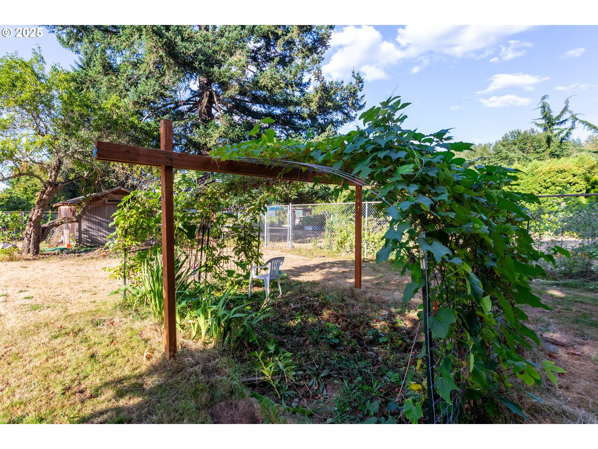 9402 SE TENINO CT