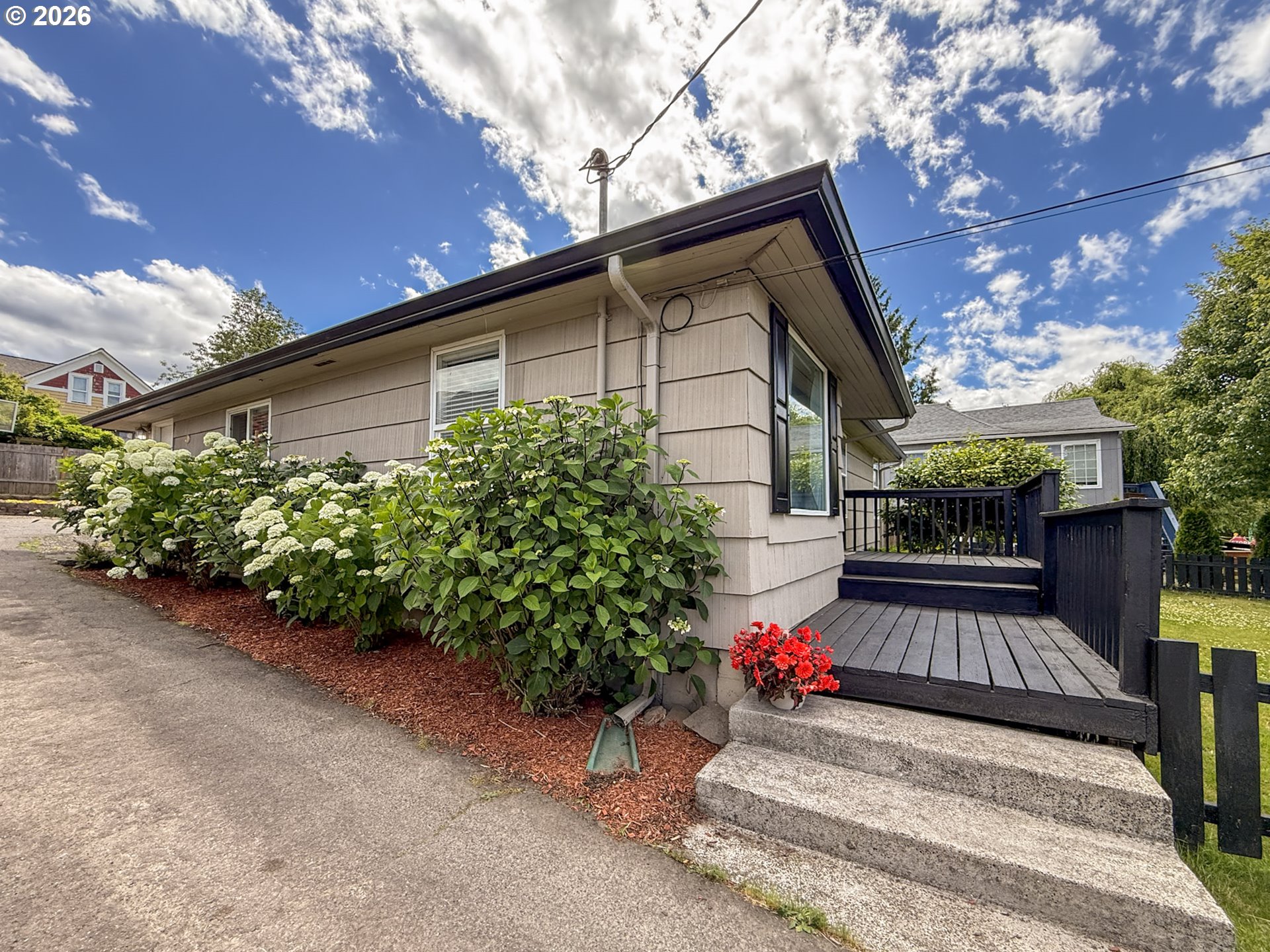 418 WILLAMETTE ST