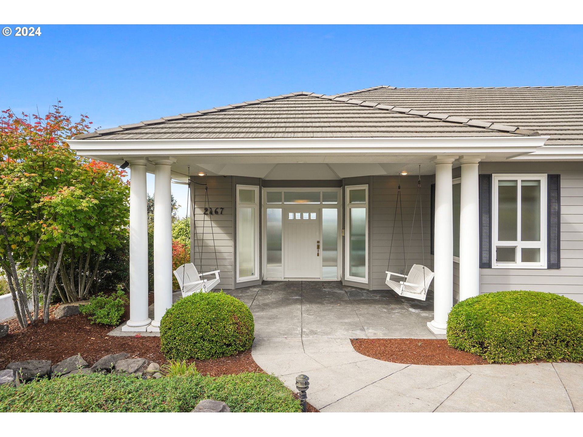 2467 Crestmont CIR