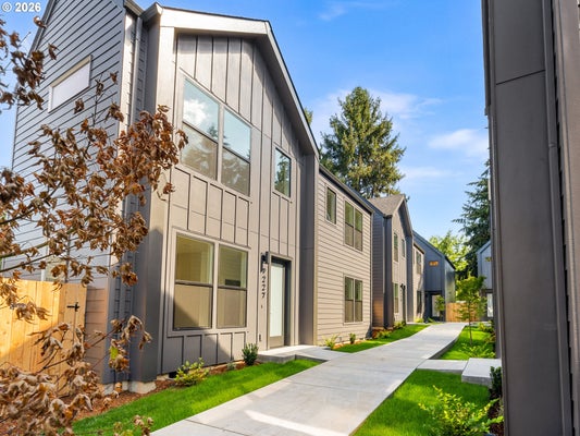 9227 N SENECA ST, PORTLAND, OR 97203 - Image f07fa3cc0709955da2e069abdcedbef1/1189427304
