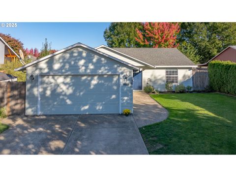 Photo of 130 SW West Hills Dr, McMinnville, OR 97128 (MLS # 678053860)