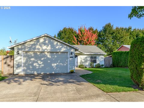 Photo of 130 SW West Hills Dr, McMinnville, OR 97128 (MLS # 678053860)
