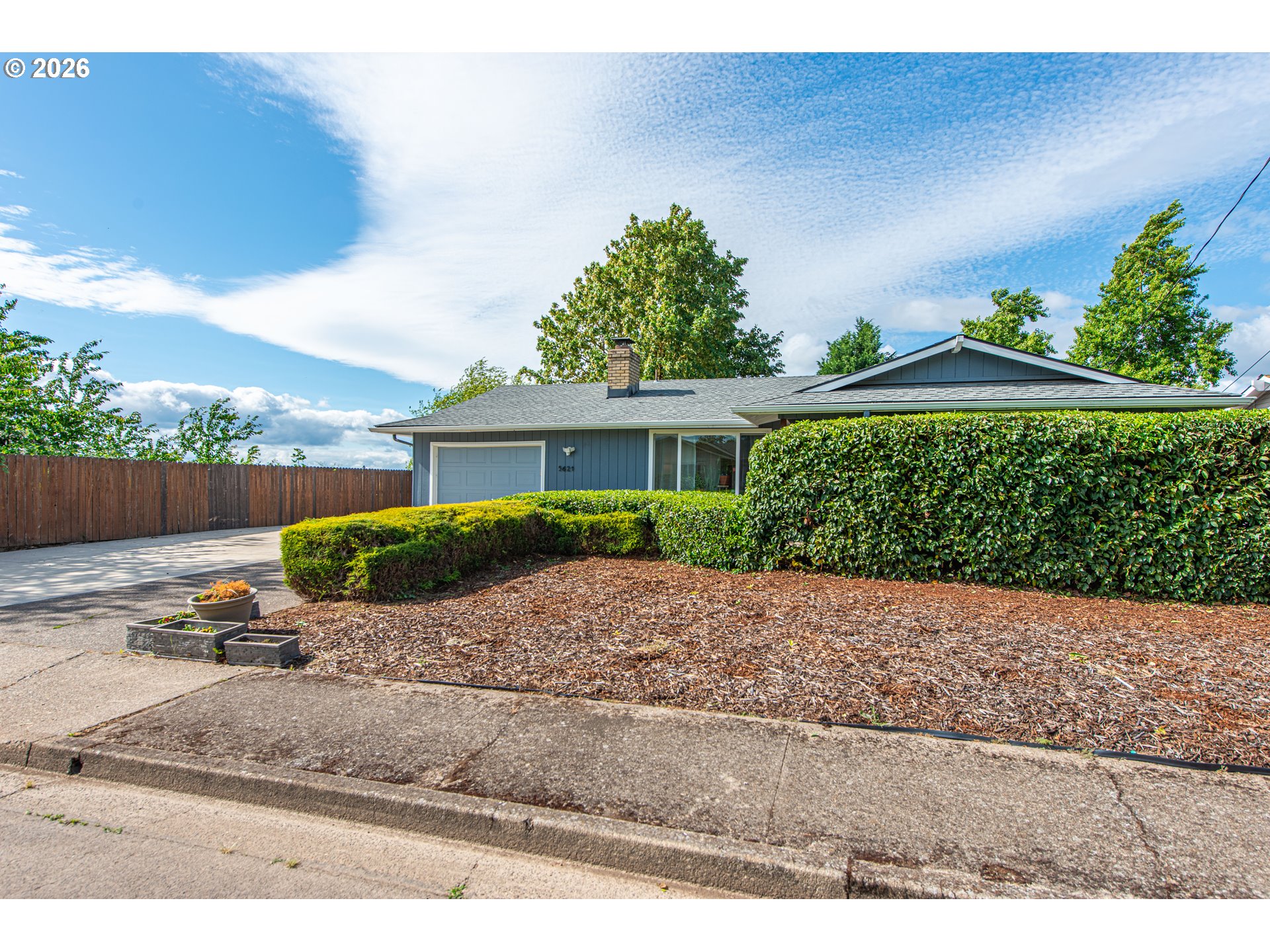5621 CODY AVE
