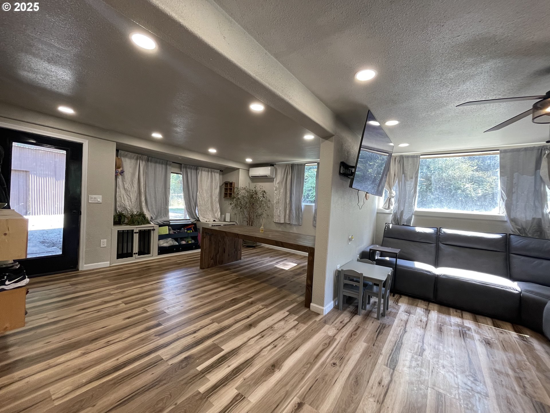 53621 WEEKLY CREEK RD