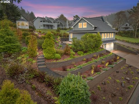 161 COMBS CIR Yachats OR 97498