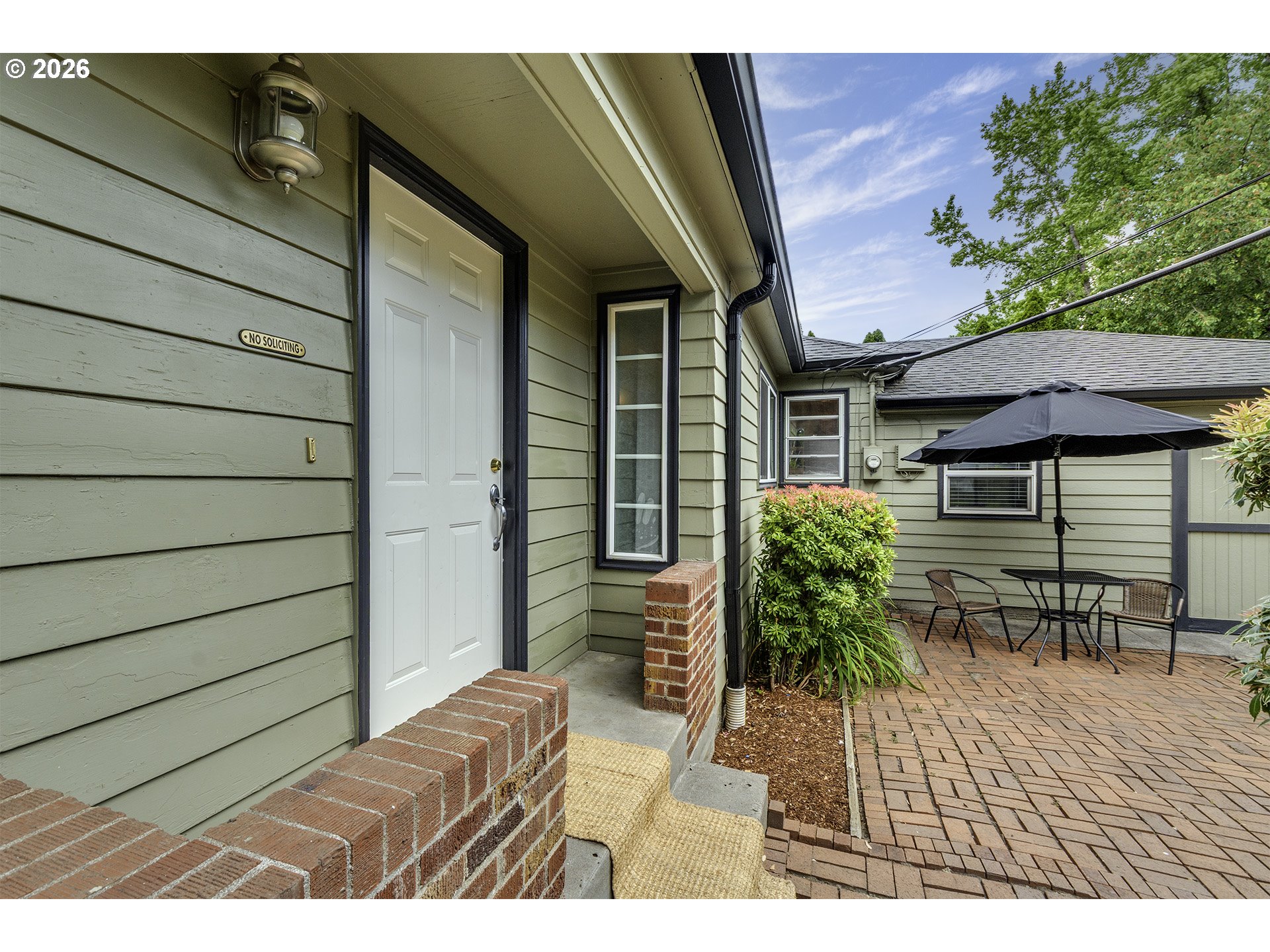 1013 NE BIRCHWOOD DR