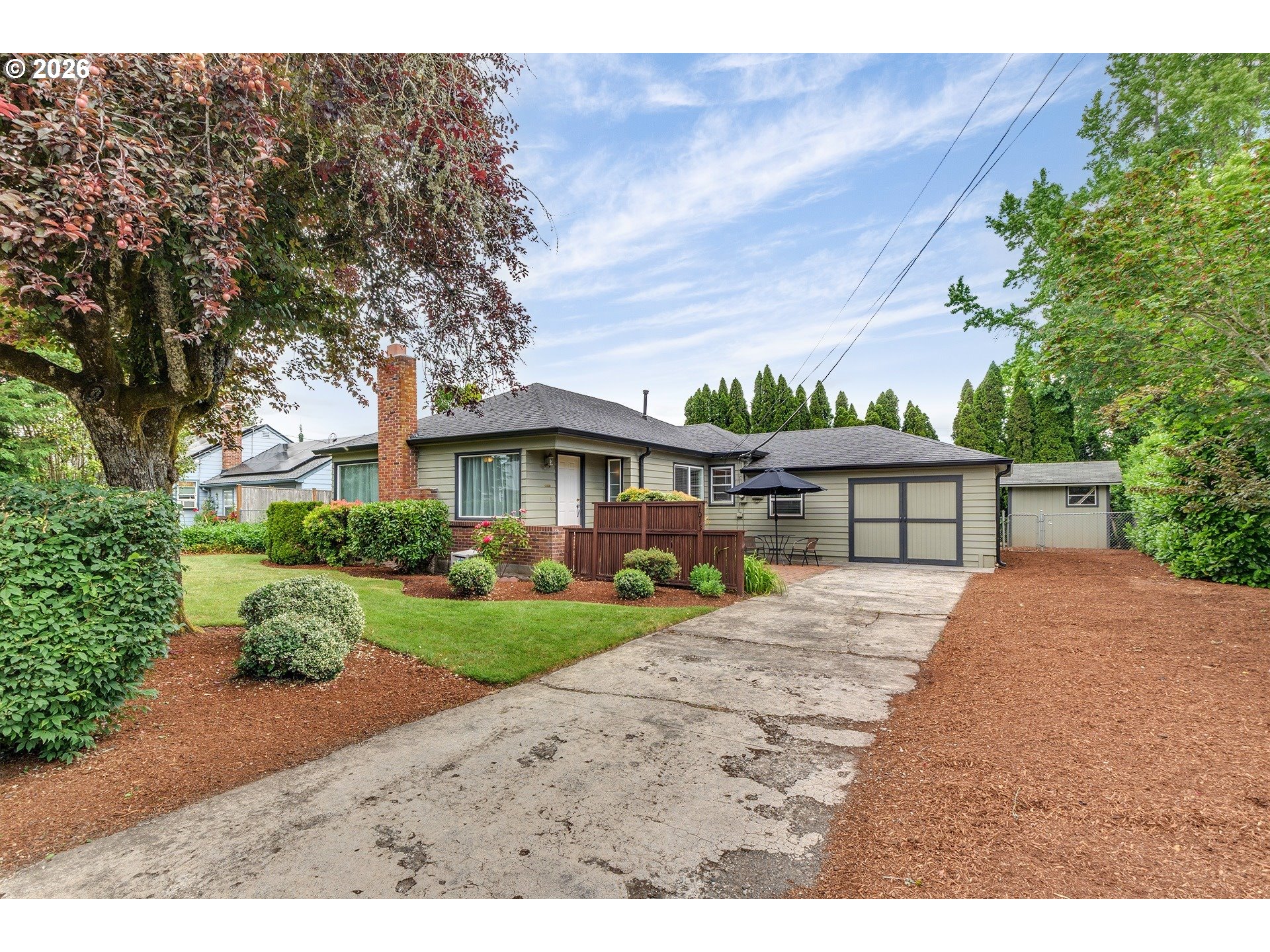 1013 NE BIRCHWOOD DR