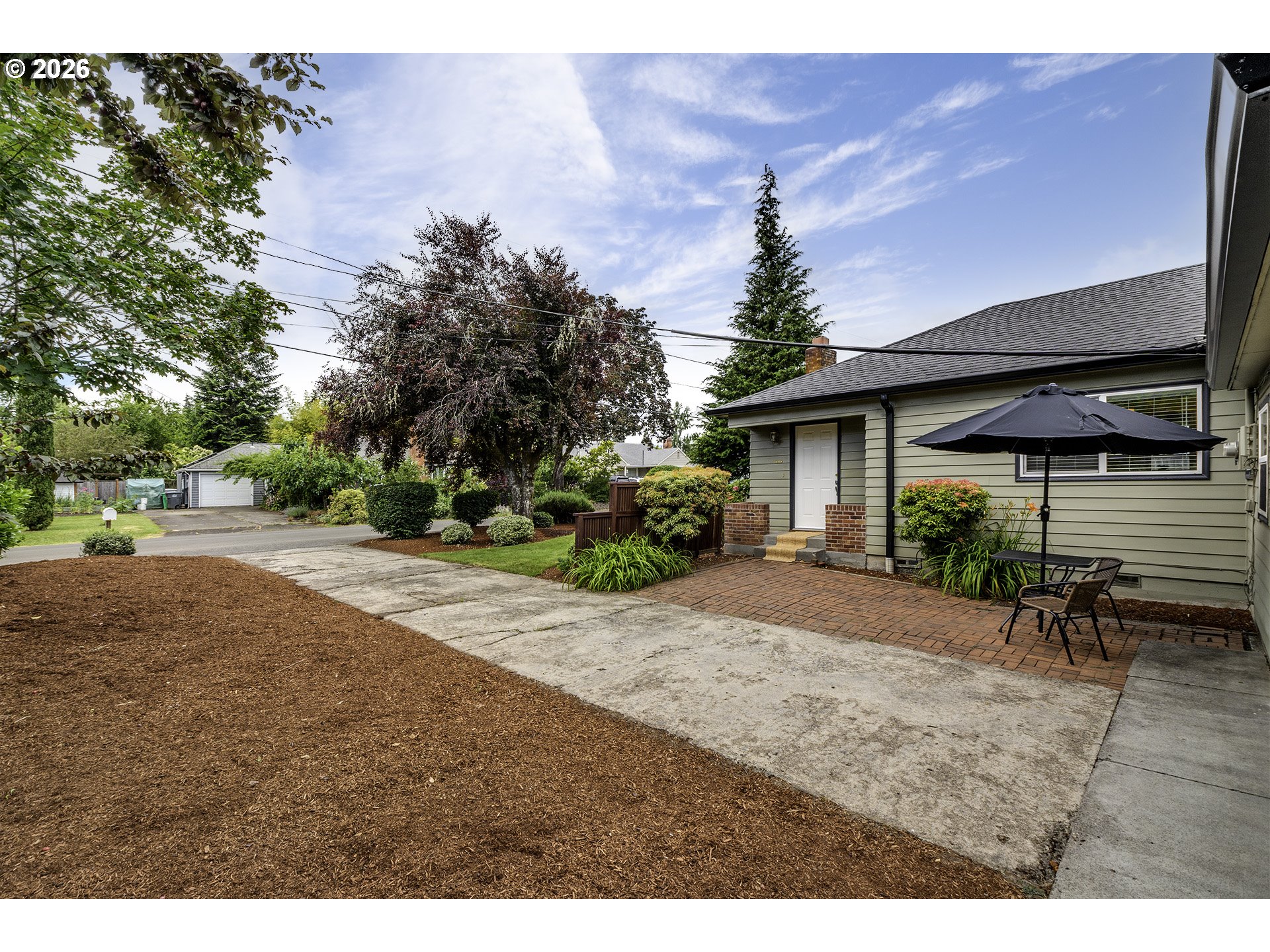 1013 NE BIRCHWOOD DR