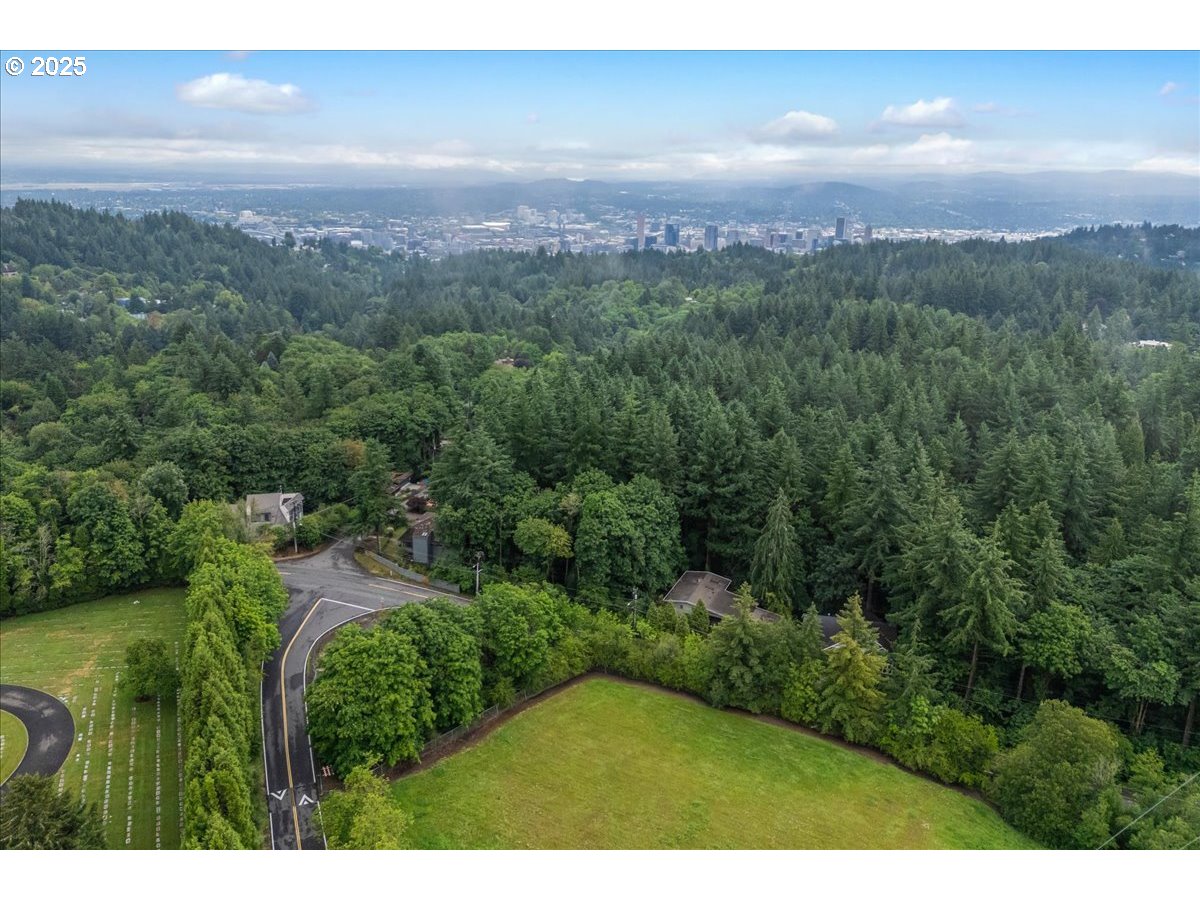 906 SW SKYLINE BLVD