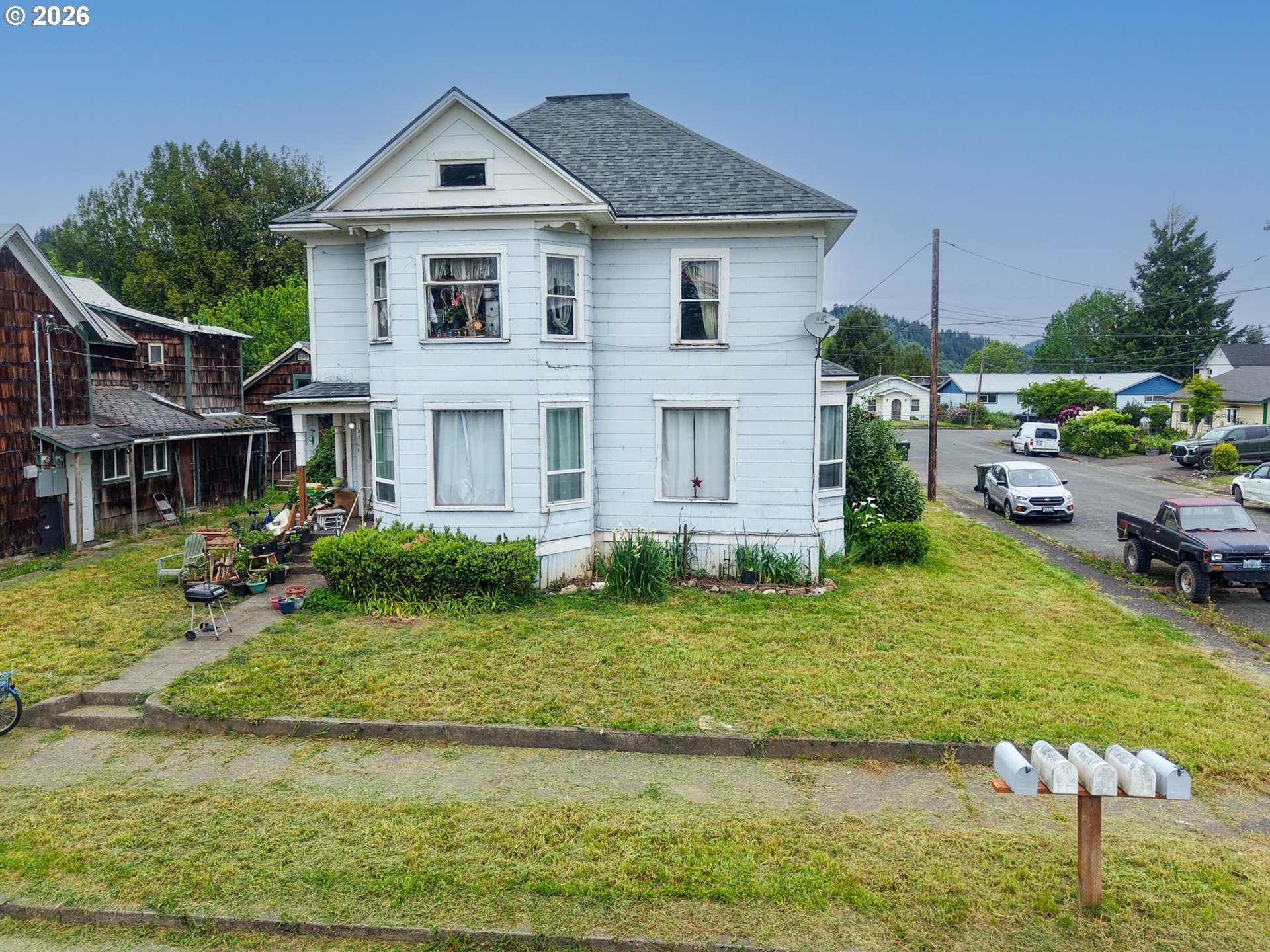 131 ASH ST