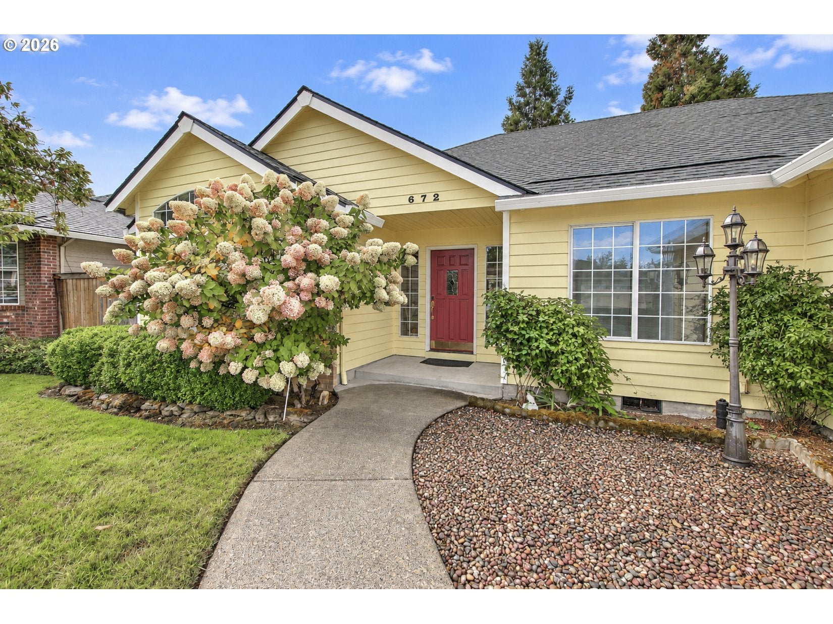 672 NE VALARIE CT