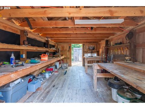 A home in Port Orford