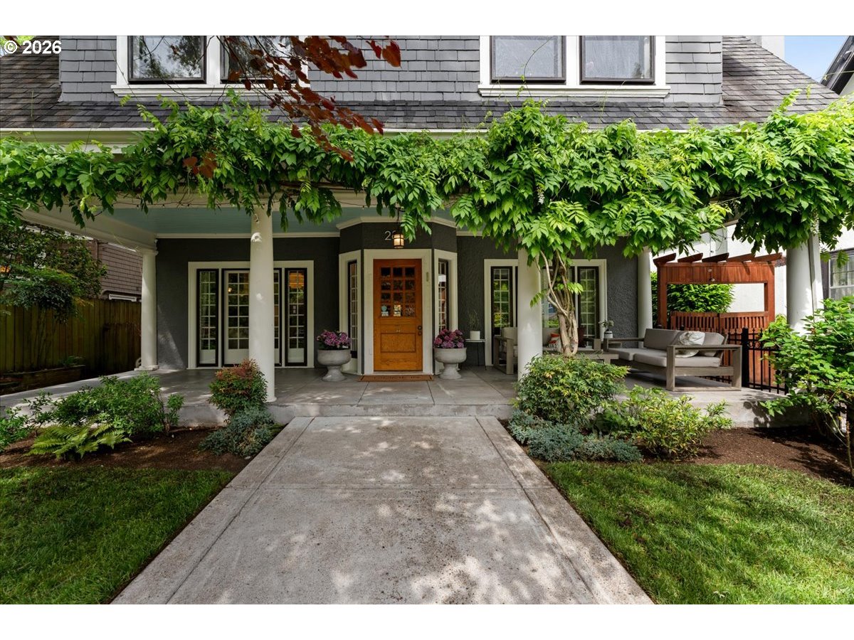 2815 NE 15TH AVE