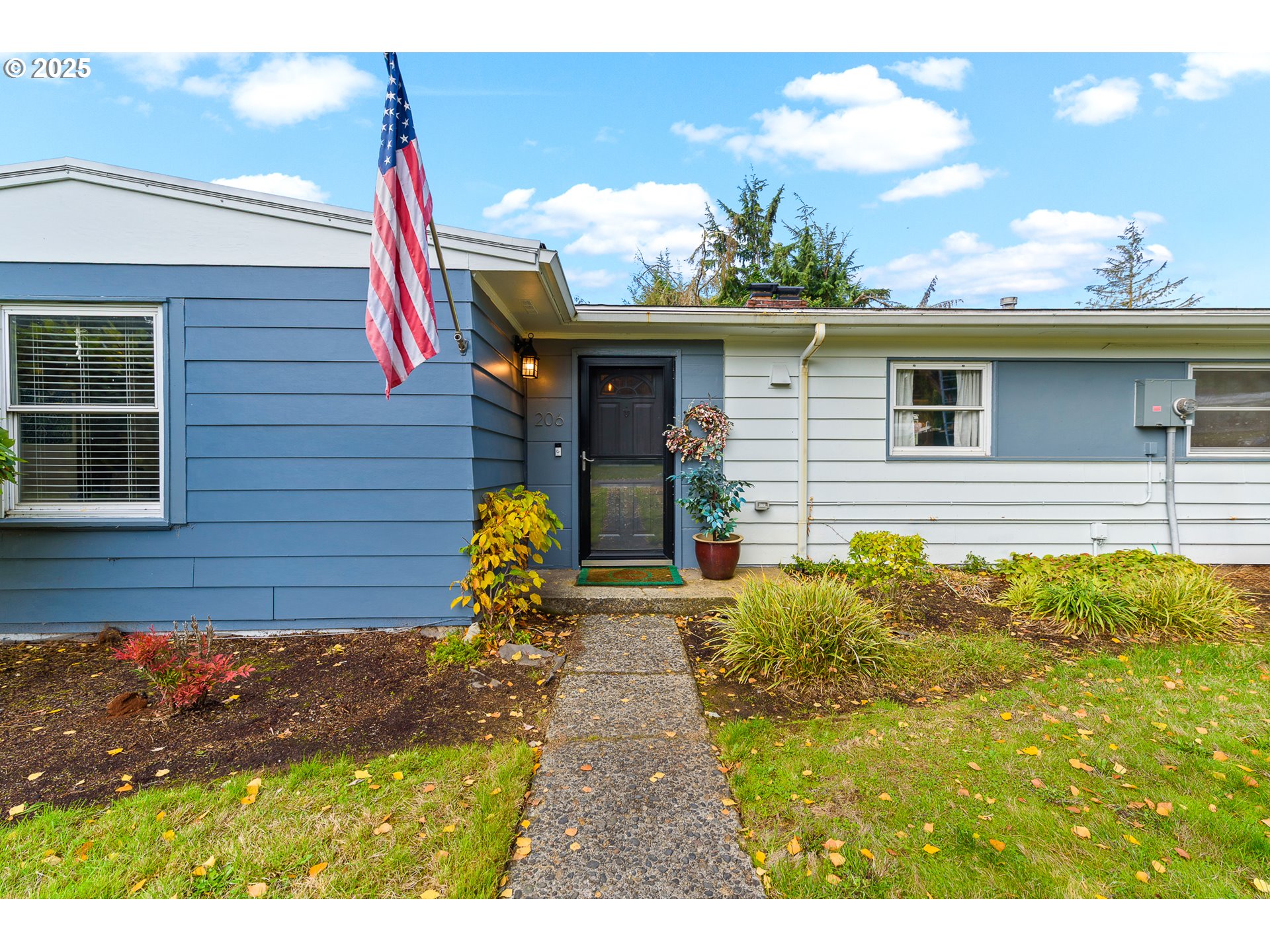 206 FARVIEW DR