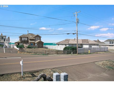 A home in Lincoln City