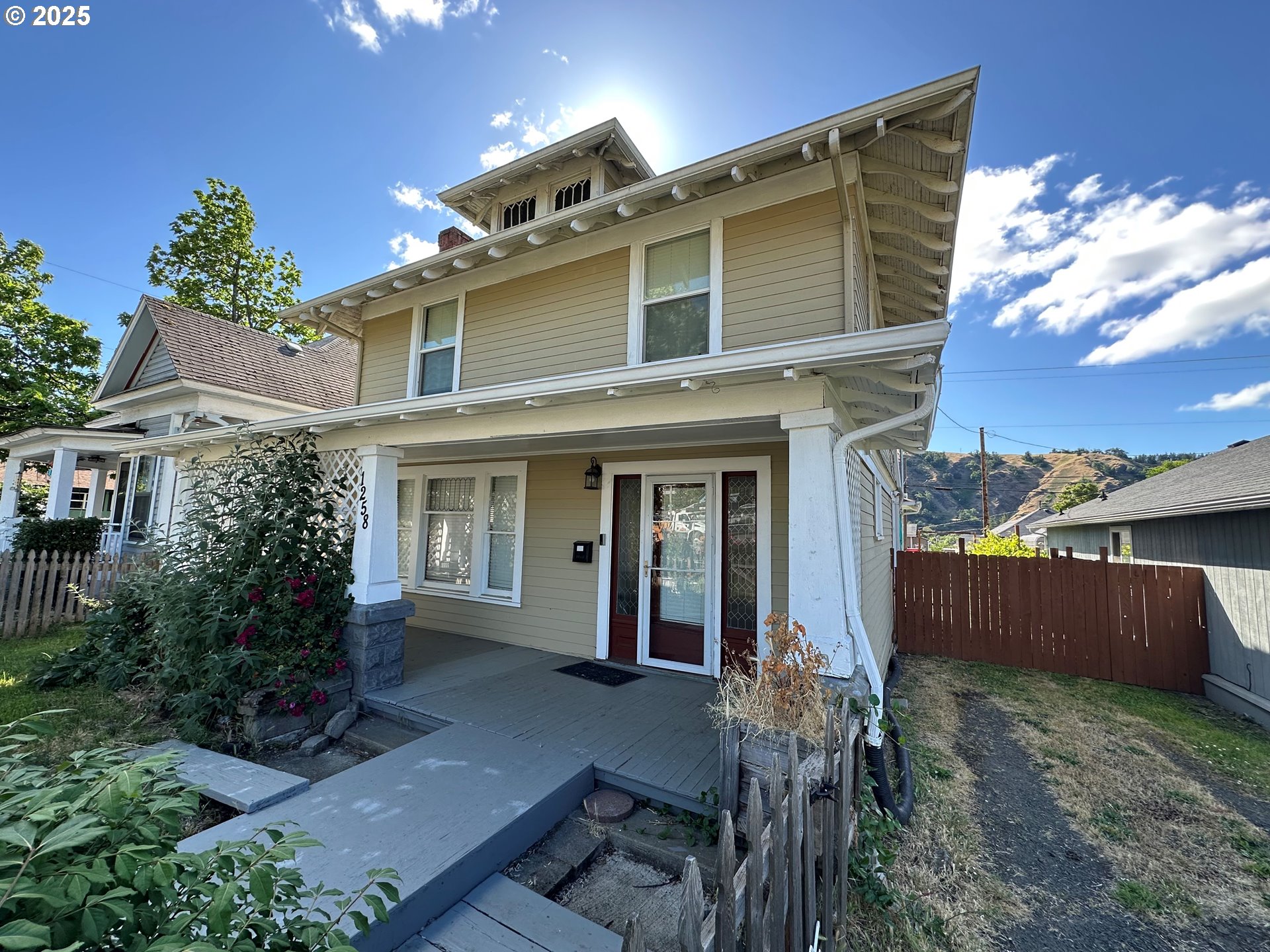1258 SE PINE ST