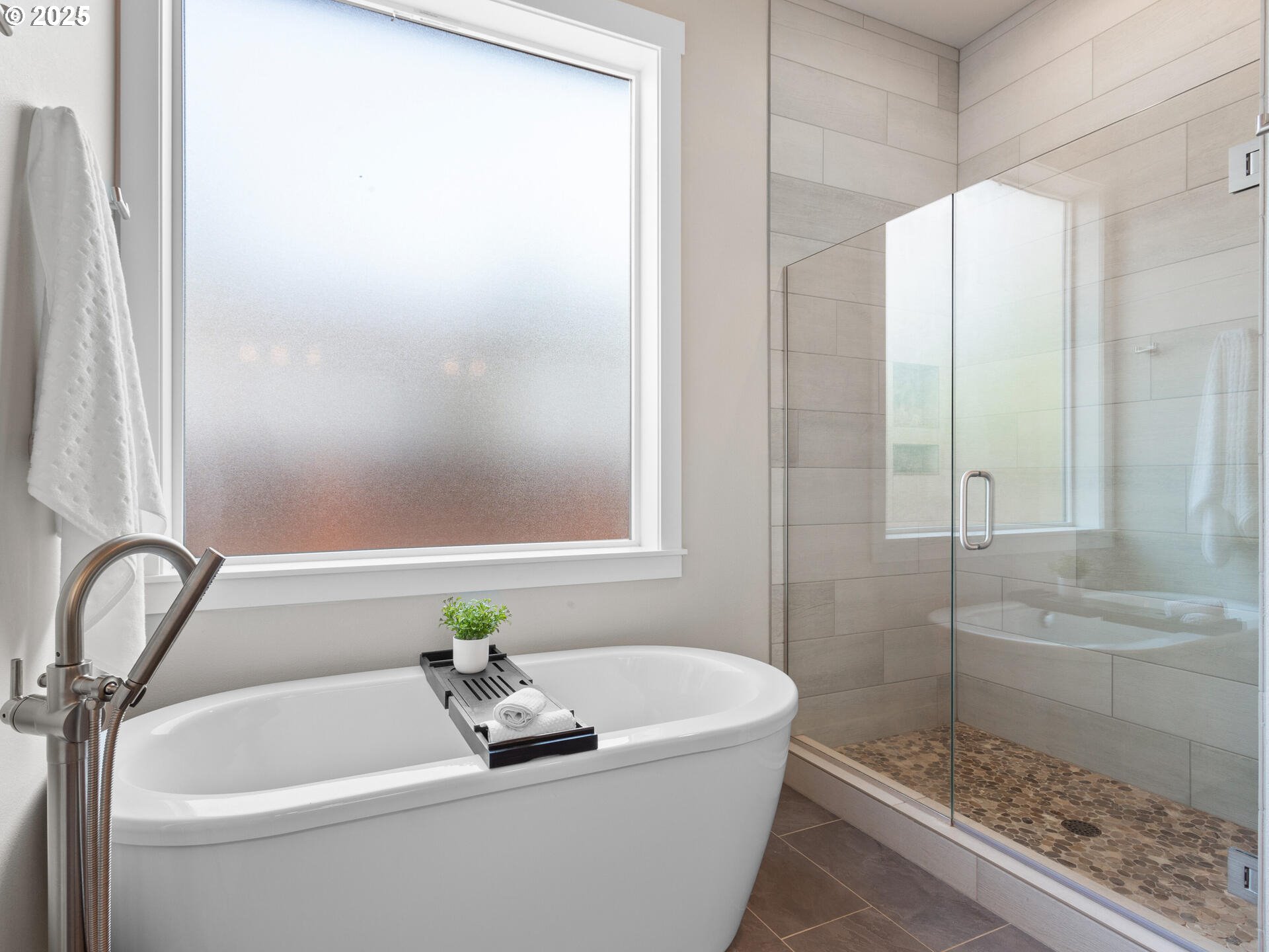 Brush Prairie, Washington 98606, United States, 3 Bedrooms Bedrooms, ,3 BathroomsBathrooms,Residential,Pending,204802