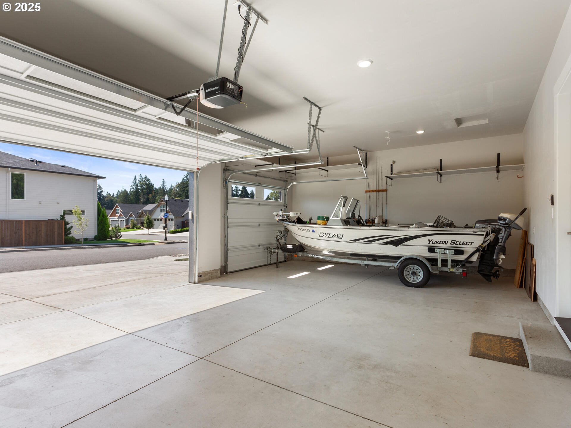 Brush Prairie, Washington 98606, United States, 3 Bedrooms Bedrooms, ,3 BathroomsBathrooms,Residential,Pending,204802