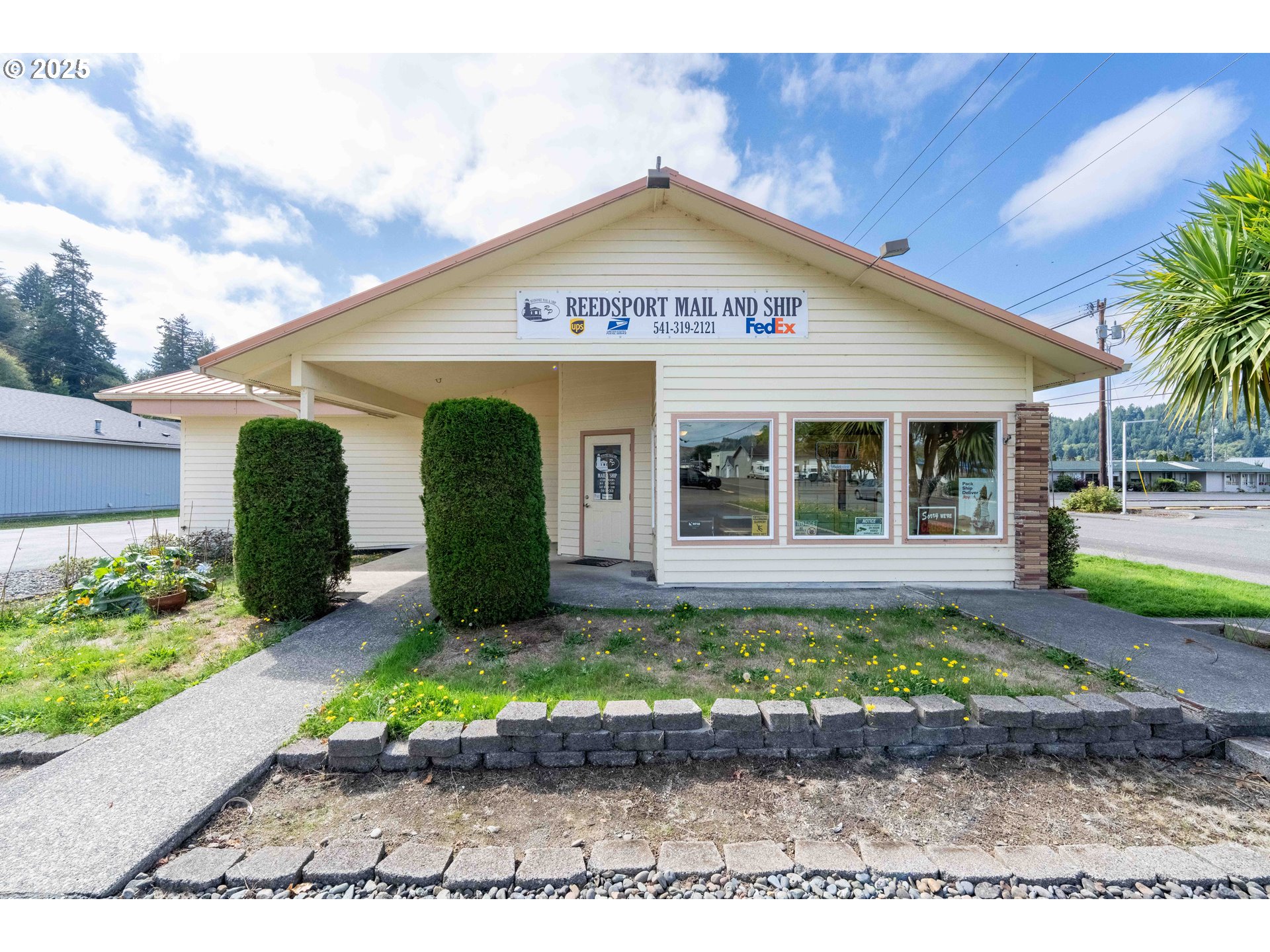 Photo 1 of 23 — 624 WINCHESTER AVE, Reedsport, OR 97467