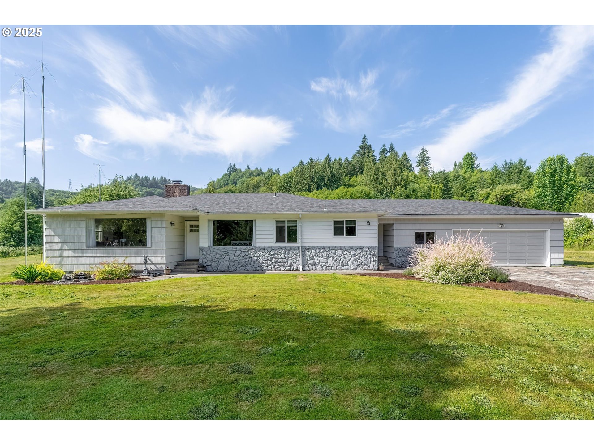 841 HAZEL DELL RD