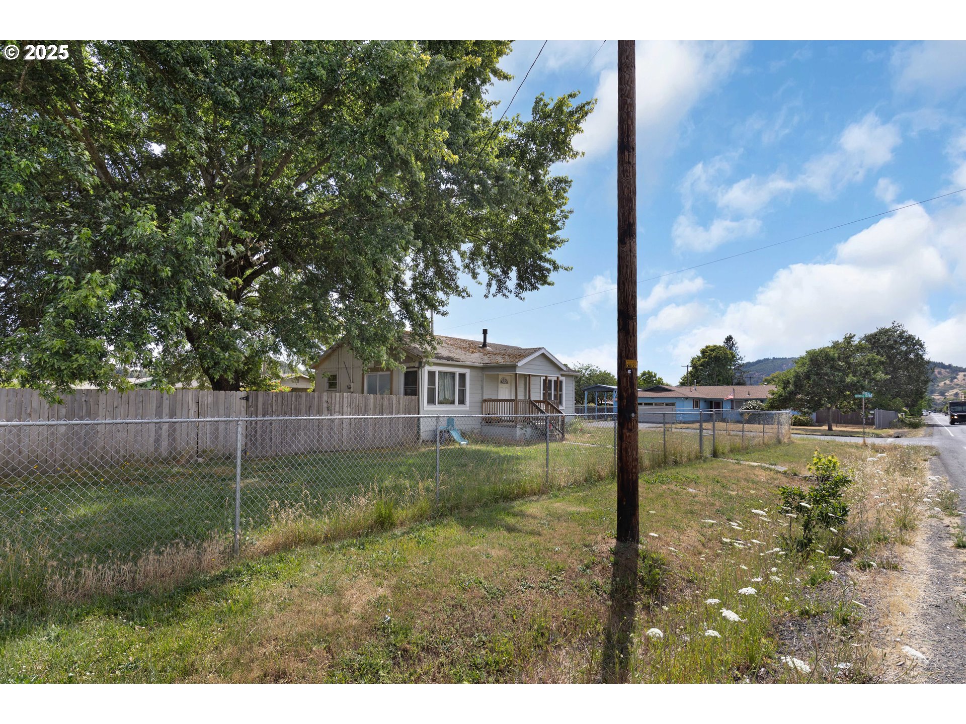 1951 AUSTIN RD