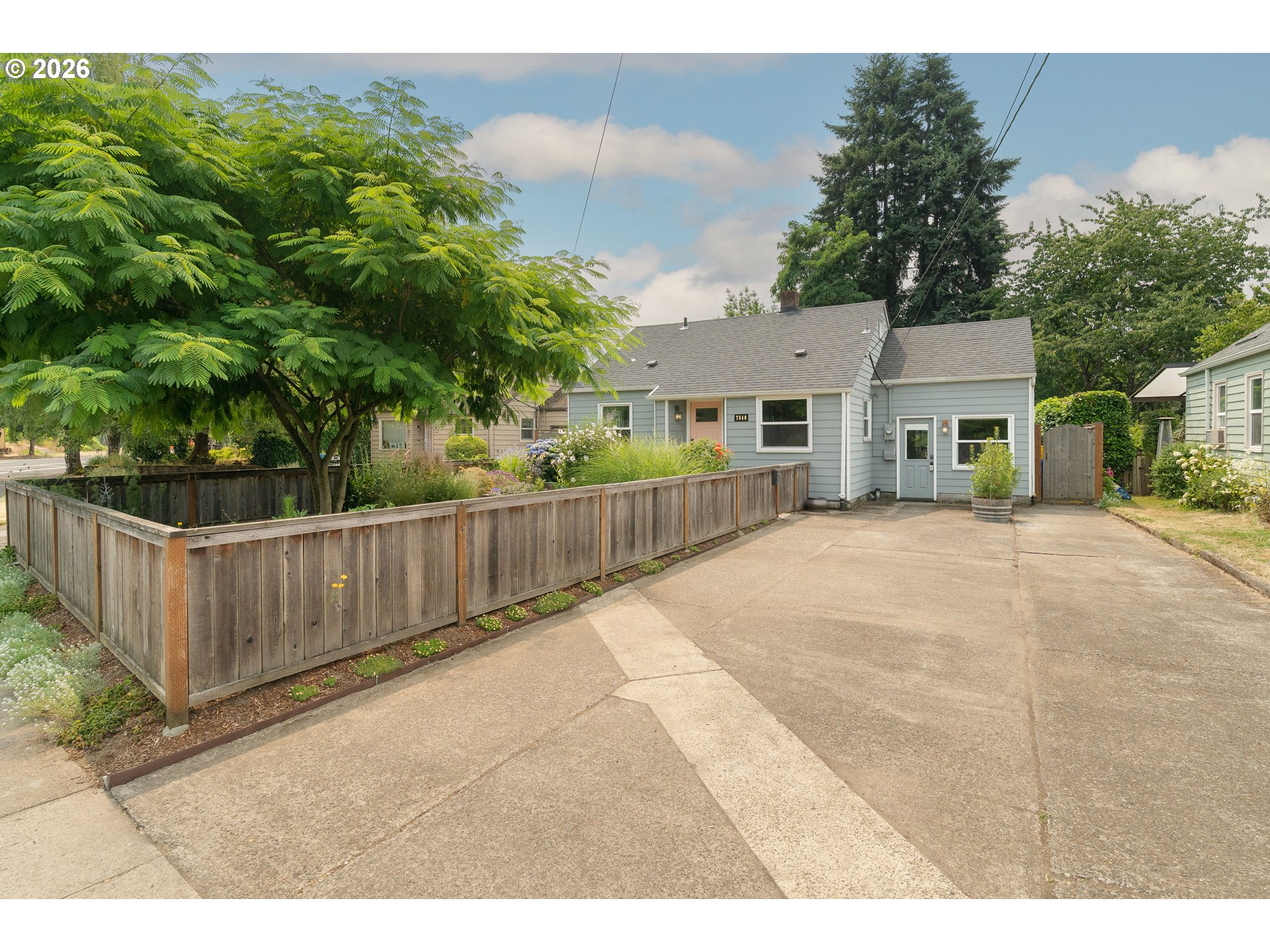 7340 N WILLAMETTE BLVD