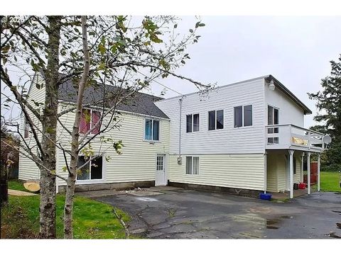 Photo of 1390 Avenue U, Seaside, OR 97138 (MLS # 129710186)