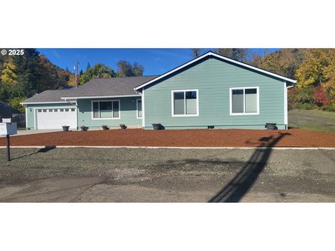 2152 NE KLAMATH AVE Roseburg OR 97470