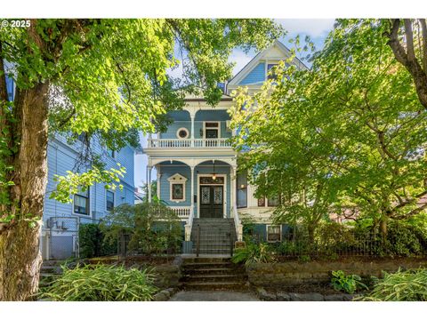 726 NW 22ND AVE Portland OR 97210