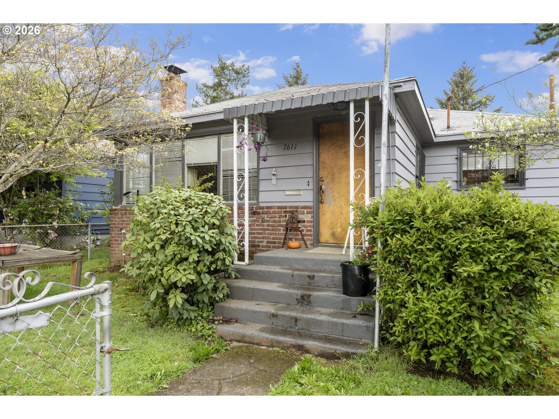 7611 SE HENDERSON ST