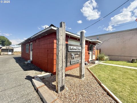 173 N CANYON BLVD John Day OR 97845