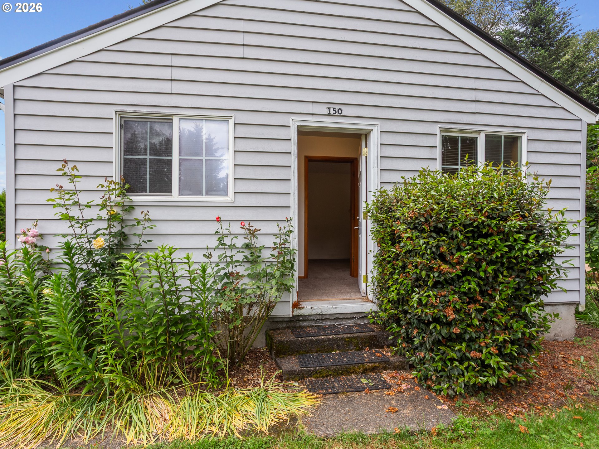 150 RIVER LN