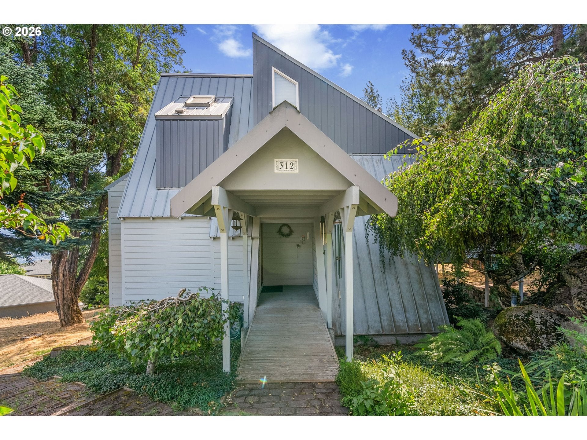 312 HALE DR