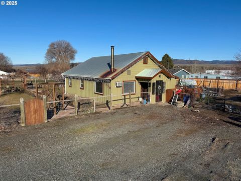 138 W 12th St, Prairie City, OR 97869 - MLS#: 779674829