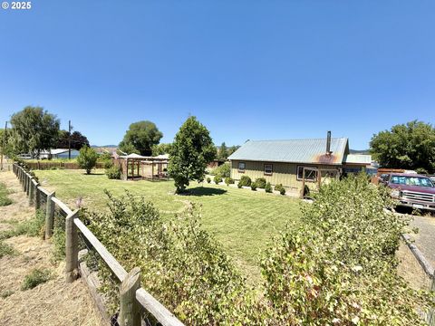 138 W 12TH ST Prairie City OR 97869