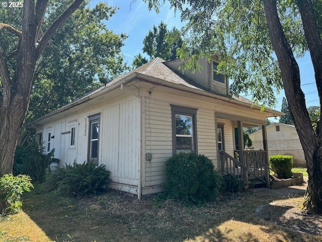 562 N 14TH AVE