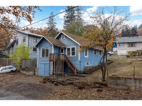 A home in Klickitat