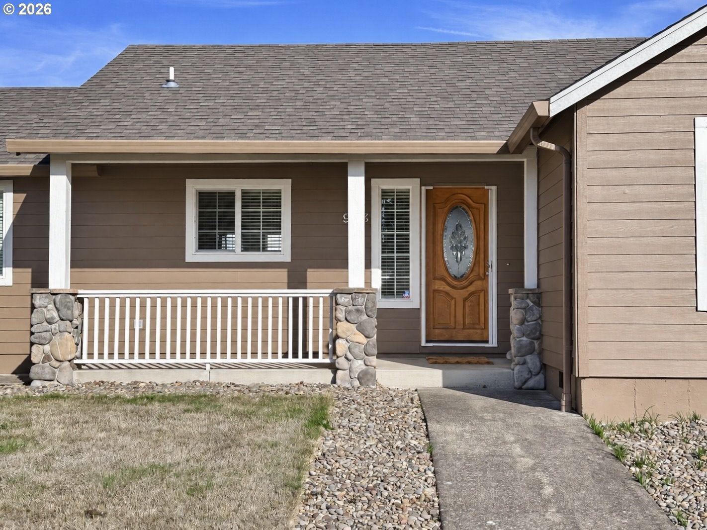 963 HAZELNUT LN