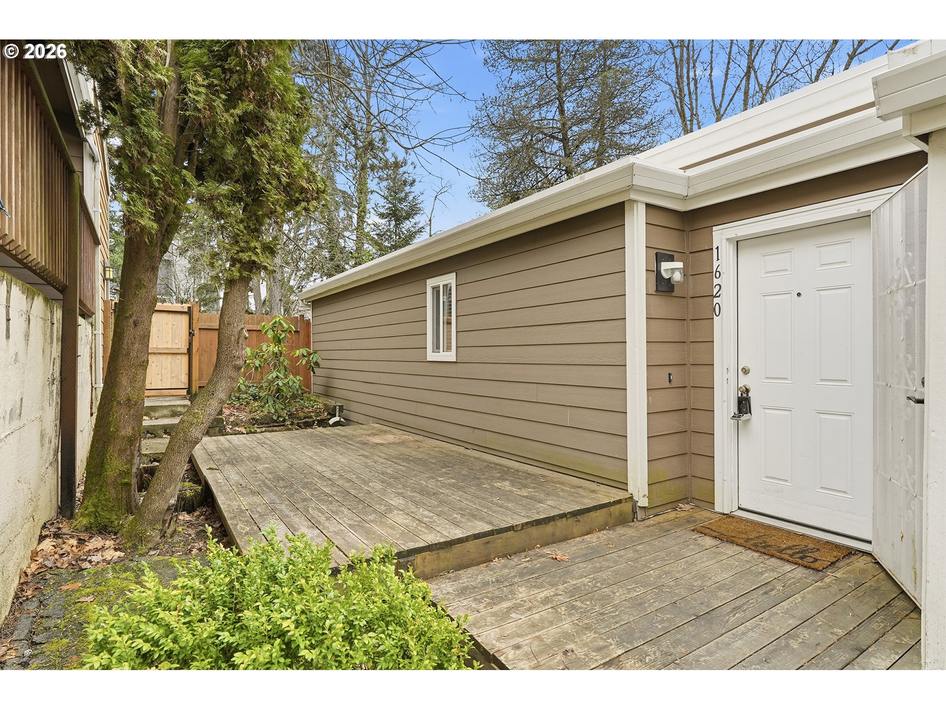 1620 VILLAGE PARK PL