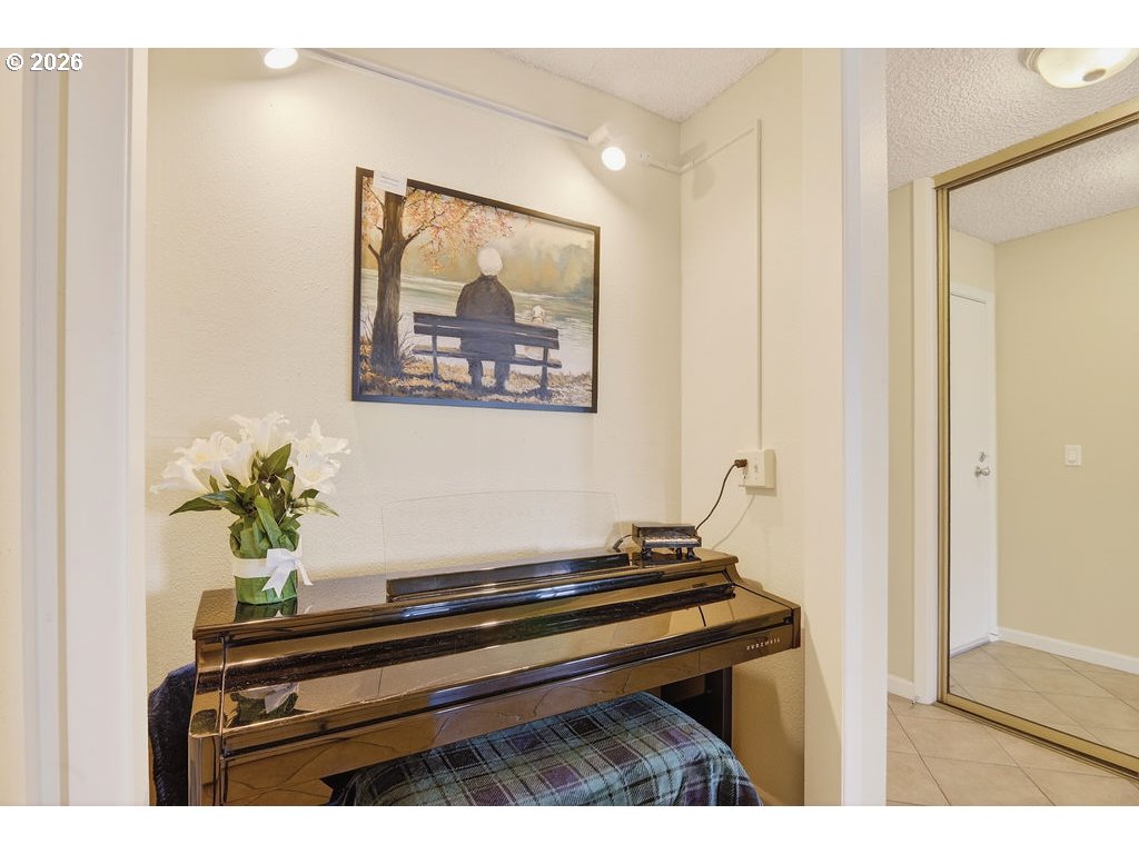 5575 E EVERGREEN BLVD 4307