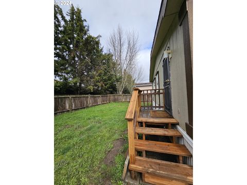 A home in Roseburg