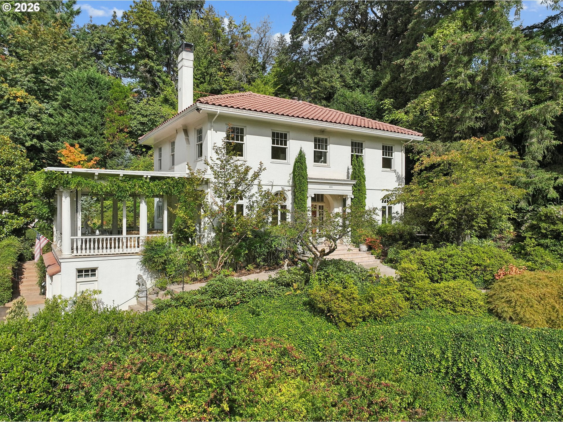 4391 SW TERWILLIGER BLVD — 2 bed 4 bath Single Family Residence