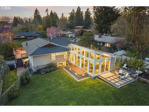 4704 SW 53RD AVE Portland OR 97221