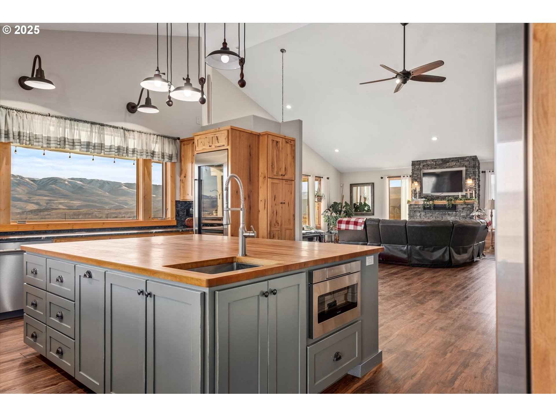 Richland, Oregon 97870, United States, 3 Bedrooms Bedrooms, ,3 BathroomsBathrooms,Residential,Active,91237